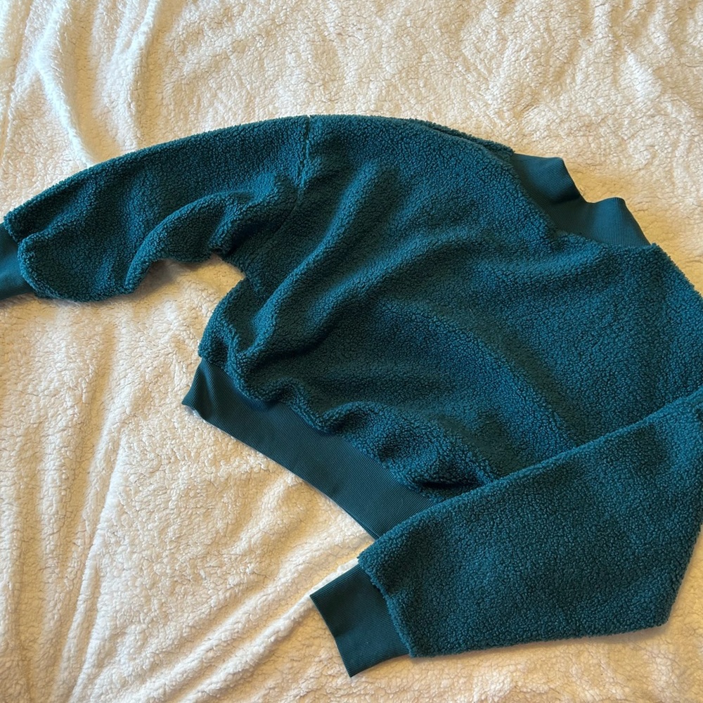 L - Fabletics Sweater - Picture 4 of 5